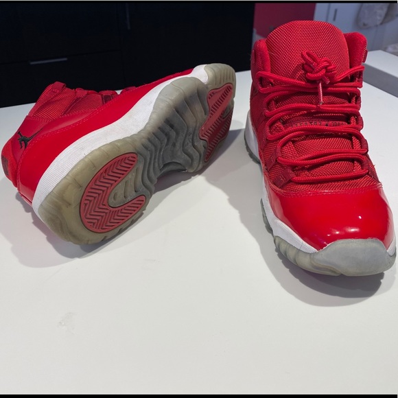 Jordan 11s Gym Red - Picture 2 of 5